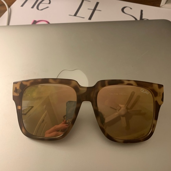 Quay Australia Accessories - Tortoise/Animal Print rectangle sunglasses